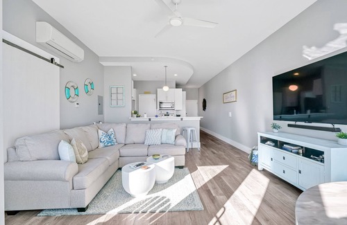 Carolina Beach Condominio | Ocean-View - Beach Service Included - Overlooking Boardwalk & Weekly Fireworks