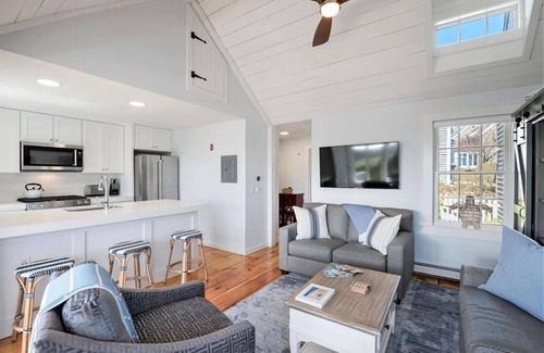 Mashpee Cabaña | Ocean view beachfront in Maushop Village