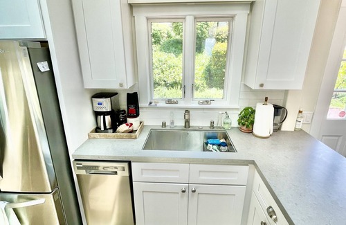 Summerland Casa | Ocean View Bungalow - walk to everything!