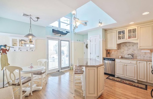 Admiral Estates Casa | Ocean View Cape May Beach Home w/ Deck | Sleeps 14