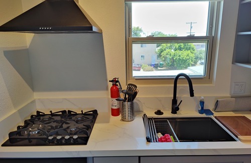 Linda Vista Apartamento | Ocean View Central San Diego Treehouse Super Tranquilo Fácil Estacionamiento
