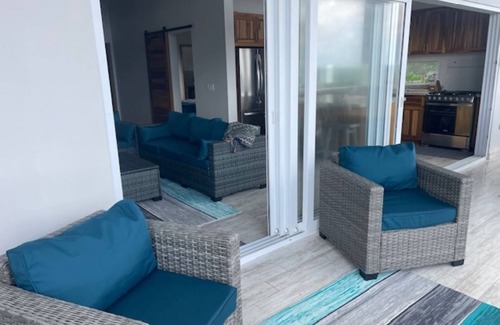 Gibson Bight Condominio | Ocean View Condo in West End