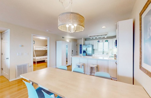 Rodanthe Condominio | Ocean view condo with pool access, furnished balcony, & central AC