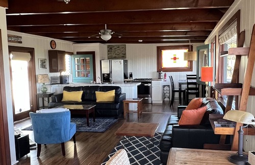Eastside Cabaña | Ocean View Cottage