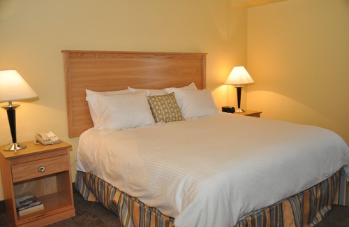 Northeast Virginia Beach Apartamento | Ocean view, easy to boardwalk, beach, restaurants, music venues. Free rideshare.