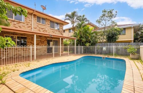 Clontarf Casa | Ocean View From Balcony 5BR Home with Pool at Redcliffe