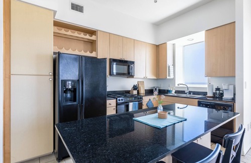 Hellman Street Condominio | Ocean View/High-Rise Condo/Downtown/Parking