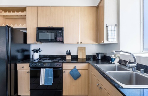 Hellman Street Condominio | Ocean View/High-Rise Condo/Downtown/Parking