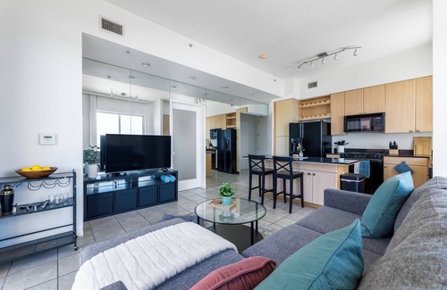 Hellman Street Condominio | Ocean View/High-Rise Condo/Downtown/Parking