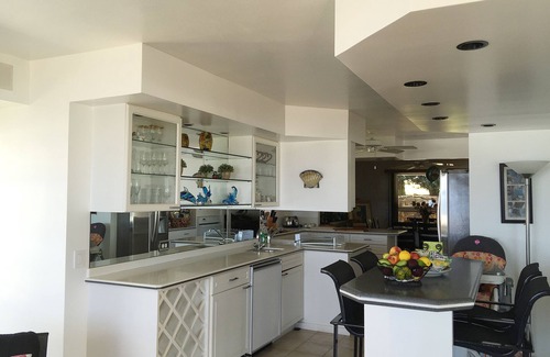 Waialae Iki Ridge Casa | Casa con vista al mar en un vecindario exclusivo