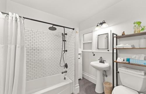 Ventura Apartamento | Ocean View, Hot Tub, Sauna, Beach Bikes