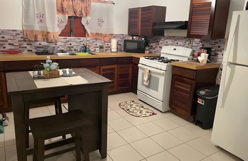Estate Work and Rest Apartamento | Ocean View House on Hill in Sunny Caribbean