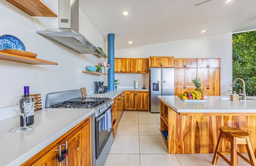 Manuel Antonio Casa | Ocean View, Infinity Pool, Walk to Beach with Newly Renovated Apartment!