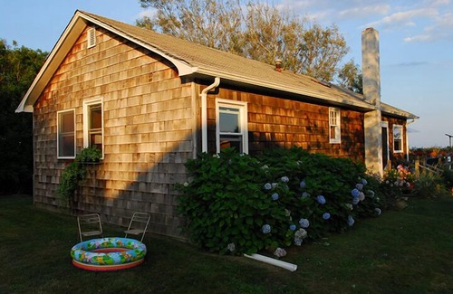 Montauk Cabaña | Doble Pond Cottage frente al mar moderno -Paseo a la ciudad con la playa Pass