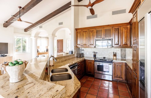 Palmilla Villa | Ocean View Oasis! Steps to Beach in Palmilla. 3 Bedroom Villa with Pool & Spa