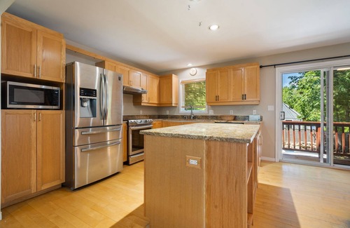 Rye Casa | Ocean View Retreat | 3BR + Dog-Friendly