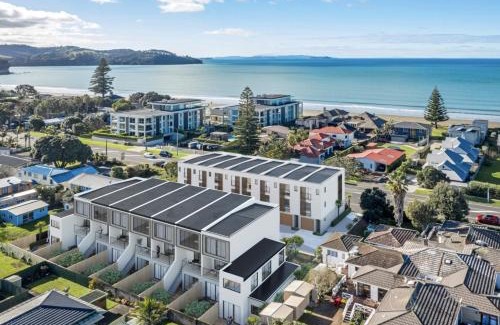 Orewa Casa | Ocean View Retreat - Orewa Beach