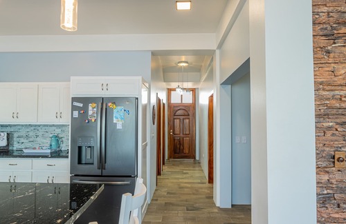 Boca Ciega Apartamento | Ocean view stay with a balcony, private pool, full kitchen, AC, and washer/dryer