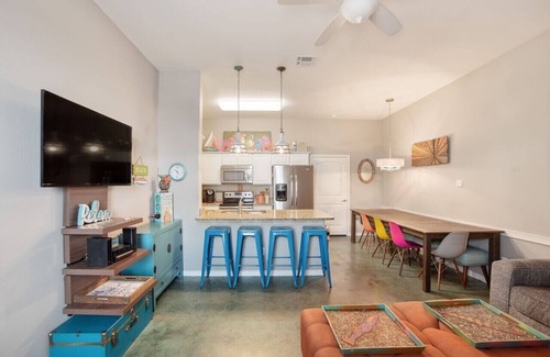 Corpus Christi Casa | Ocean view, steps from the beach!