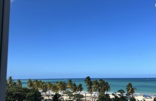 Isla Verde Apartamento | Ocean view studio centrally-located Isla Verde location.