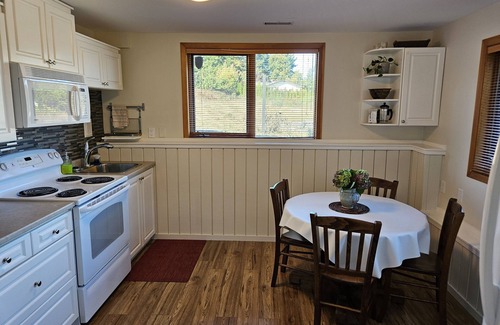 Courtenay Apartamento | Ocean View Suite in Courtenay
