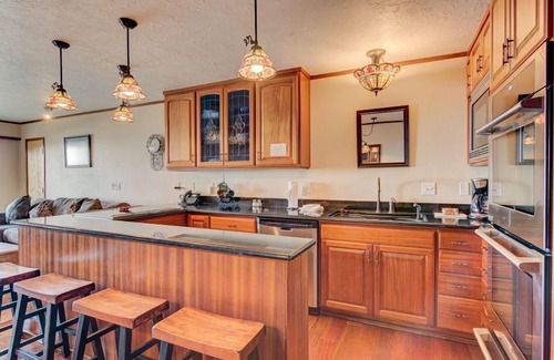 Otter Rock Apartamento | Ocean-View Suite with Jacuzzi Tub | Sleeps 6