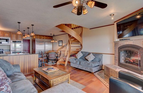 Otter Rock Apartamento | Ocean-View Suite with Jacuzzi Tub | Sleeps 6