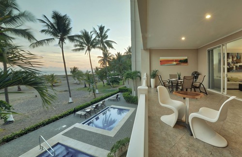 Barrio Los Villalobos Condominio | The Palms Ocean Club Resort