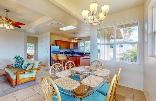 Waikoloa Casa | Ocean-view Waikoloa Village retreat with air conditioning - discounted golf