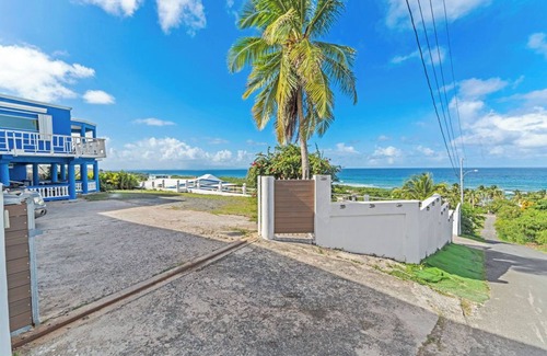 Villa Borinquen Casa | Ocean View & walk 5 min to beach, Pool Table, Ping Pong, Arcade Games 5Bd-4 Bth