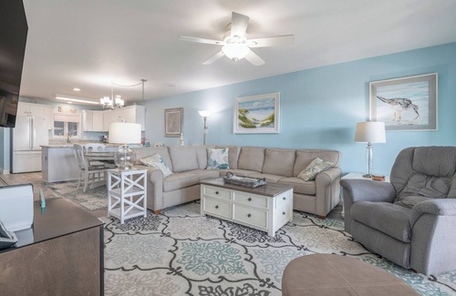 Rodanthe Condominio | Ocean Views! 2BR Condo.Pvt Balcony. Pool. Elevator