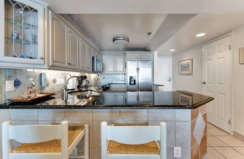 Northeast Virginia Beach Condominio | Ocean views! 2br 2bath condo on the beach!