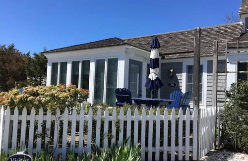 Mashpee Condominio | OCEAN VIEWS & A/C in cozy condo w/upscale finishes!- STEPS TO PRIVATE BEACH