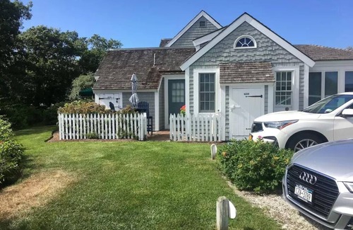 Mashpee Condominio | OCEAN VIEWS & A/C in cozy condo w/upscale finishes!- STEPS TO PRIVATE BEACH