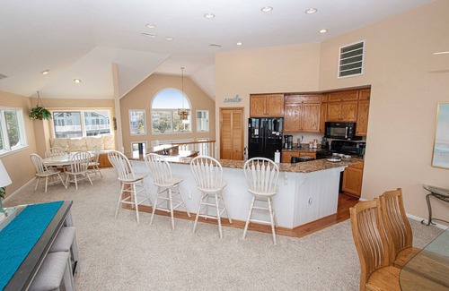 Currituck County Casa | Ocean Views, Den, Community Pools, Close to Beach access, 103, Brigadune-Oceanfront