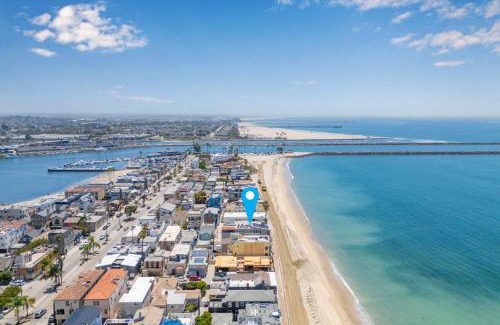 Peninsula Casa | Ocean Views in Long Beach