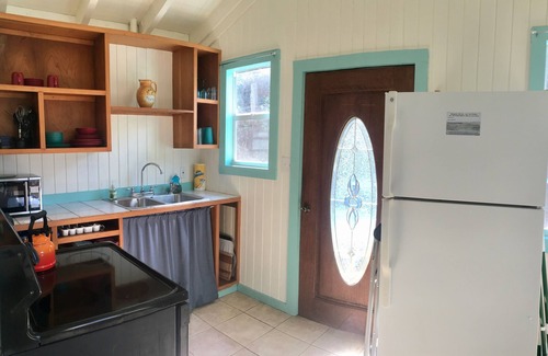 Estate Calabash Boom Cabaña | Perfecto para parejas con presupuesto limitado: vistas al mar y excelentes comodidades.
