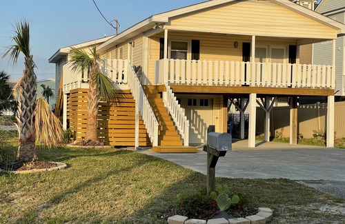 North Myrtle Beach Cabaña | 4 dormitorios con vista al mar y piscina privada!