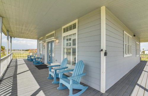Surfside Beach Casa | Ocean Views Pet-Friendly Surfside Beach Gem