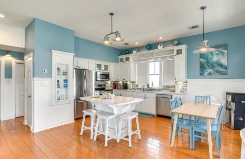 Surfside Beach Casa | Ocean Views Pet-Friendly Surfside Beach Gem