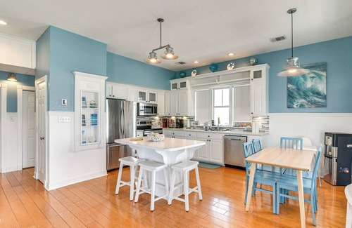 Surfside Beach Casa | Ocean Views: Pet-Friendly Surfside Beach Gem