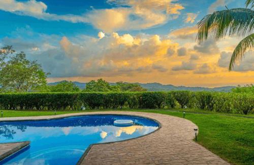 Ciudad Cortes Casa | Ocean Views-private-pool-easy Access-ojochal-gate