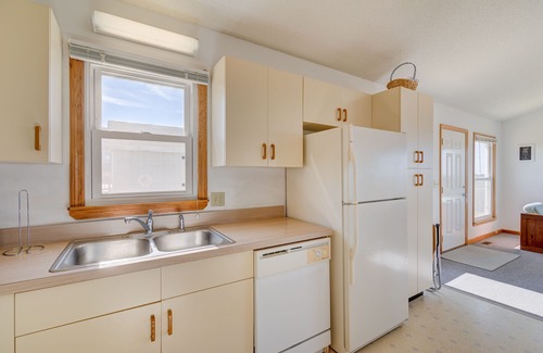 South Nags Head Casa | Ocean Views, Short Stroll to Beach, Bring Fido, Quiet Neighborhood, Perfect for the Family.