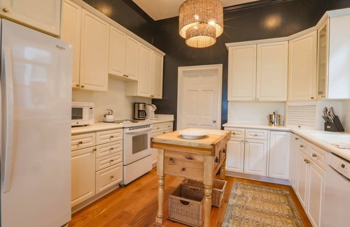Ocean Point Casa | Ocean Views, Two Master Suites, Screened Porch & Access to Ocean Point Community Pool & Cabana