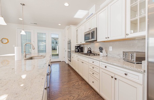 Frankford Villa | Brand New Ocean Villa 1. 2 millas de la playa