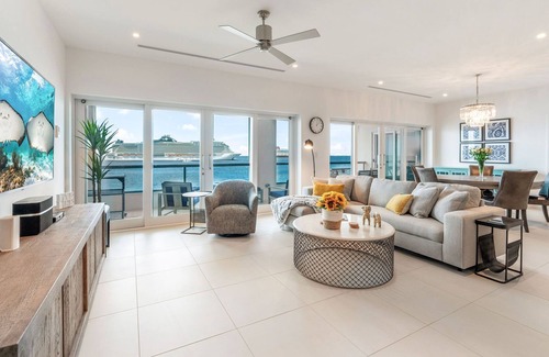 George Town Condominio | Oceana 302 is the epitome of luxury on the amazing shoreline of George Town!