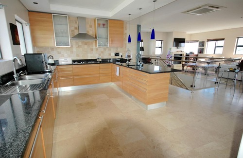 Bloubergstrand Casa | Oceana Villa Self Catering