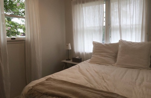 Bethany Beach Apartamento | Oceanblock & Downtown Bethany - 2 bed / 1 bathroom with Private Sun Porch