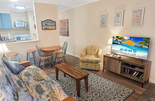 Caine Woods Condominio | OCEANBLOCK North Ocean City condo just steps from the Ocean - Orleans Court 327