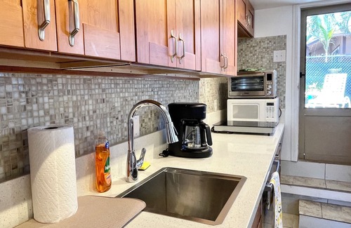 Ewa Casa | OceanFront one bedroom. Free parking, WiFi